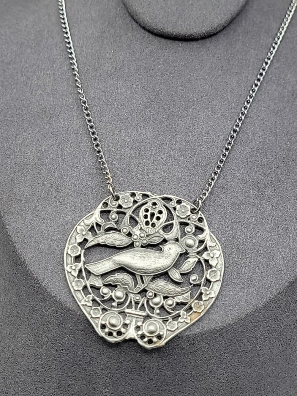 Vintage Bird Floral Pendant Silver Tone Filigree Open-Work Design 18" Chain - Picture 4 of 7